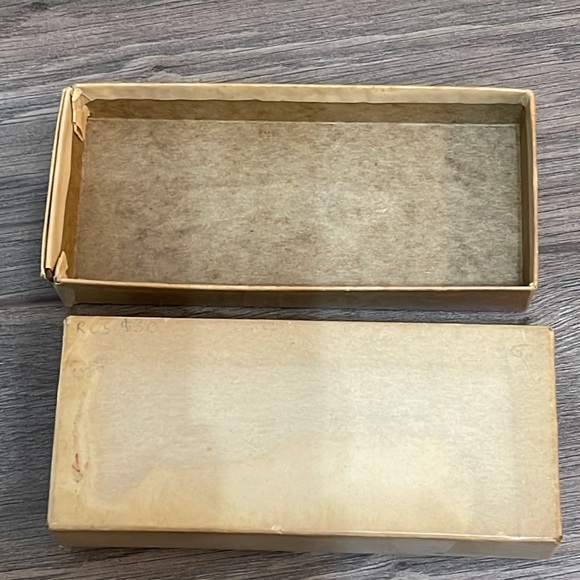 Vintage original box of 12 Black Wooden Spools of Star Six 10 Cord 50 Yards - Picture 5 of 8